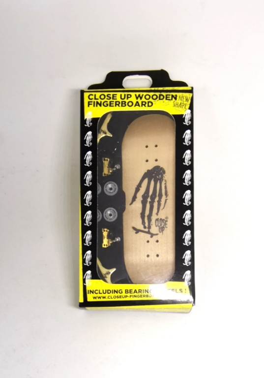 CLOSE UP SKULL HAND WOOD BG Fingerboard Set 33mm Medium Concave